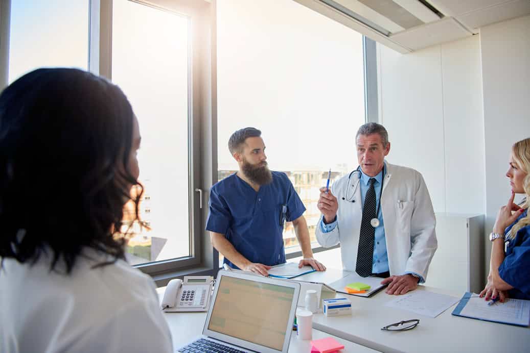 Como reduzir o no-show e melhorar a jornada do paciente com comunicação inteligente